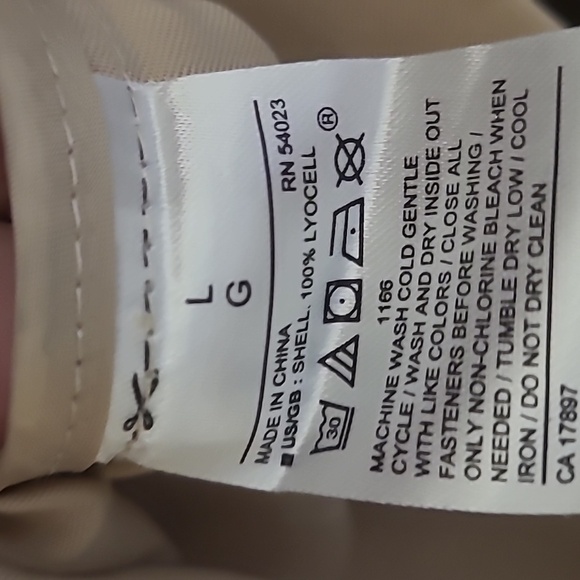 Banana Republic Factory cream lightweight snap front gathered waist  jacket - Picture 5 of 5